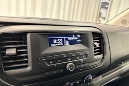 valkoinen Toyota Proace Verso 2022 kuva 13.