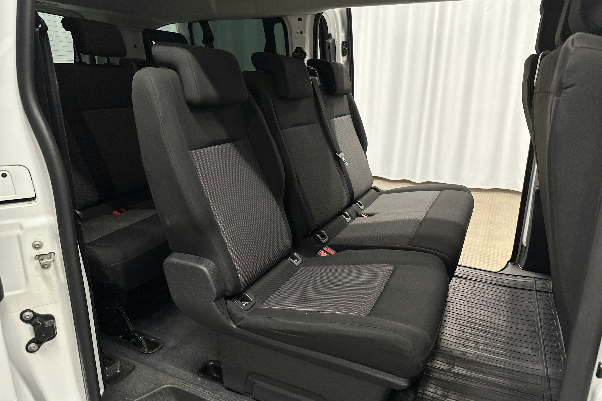 valkoinen Toyota Proace Verso 2022 kuva 18.
