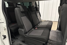 valkoinen Toyota Proace Verso 2022 kuva 18.