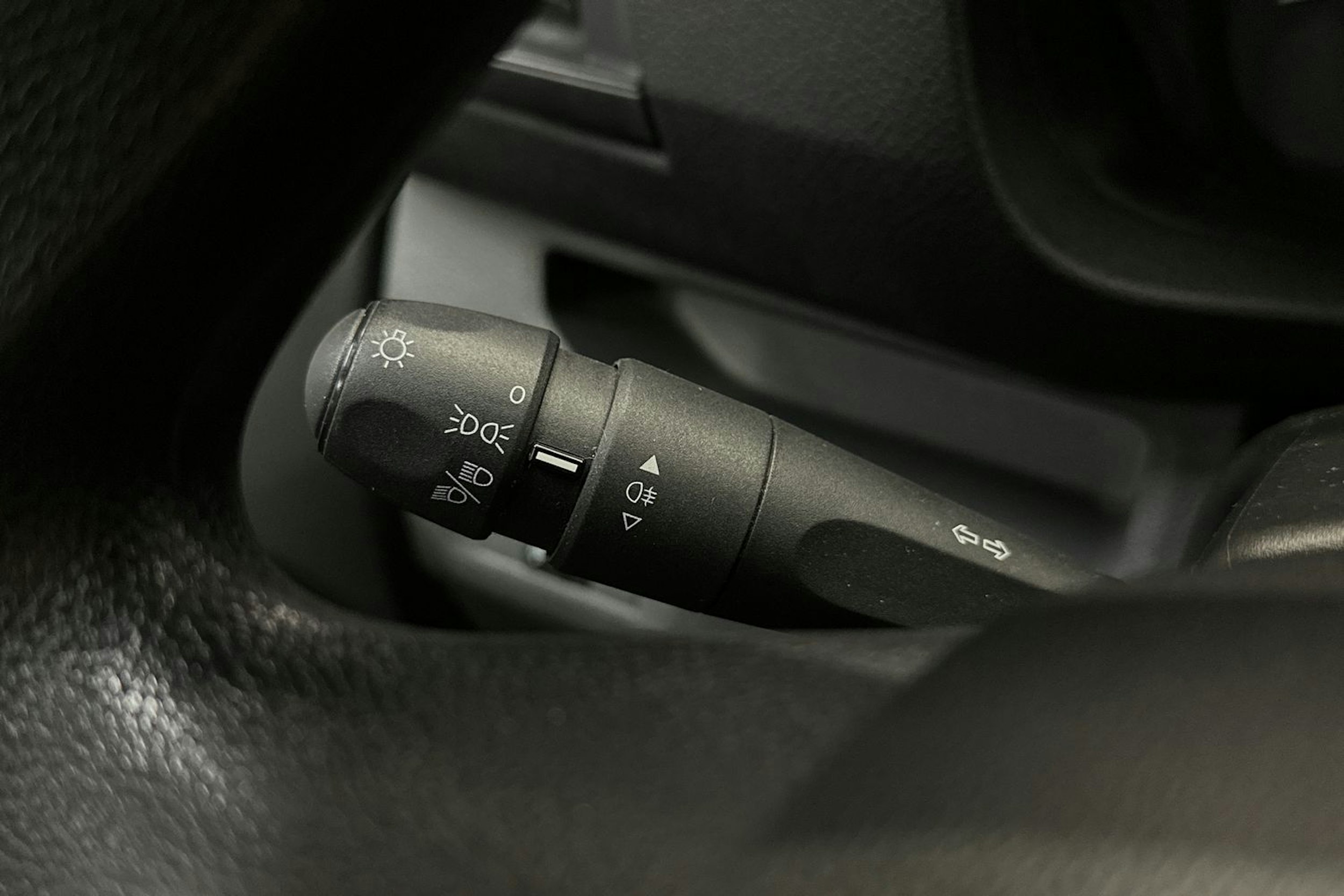 valkoinen Toyota Proace Verso 2022 kuva 15.