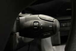 valkoinen Toyota Proace Verso 2022 kuva 17.