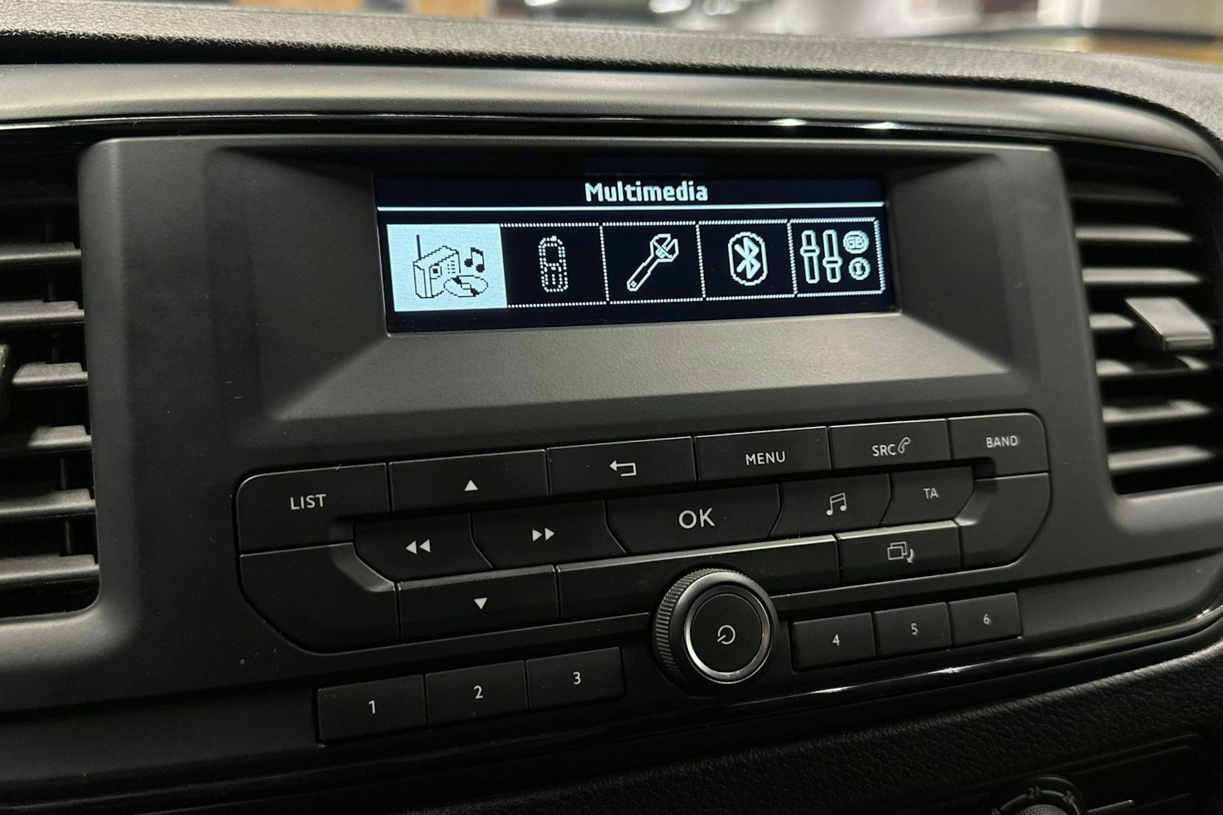 valkoinen Toyota Proace Verso 2022 kuva 19.