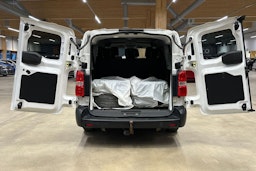 valkoinen Toyota Proace Verso 2022 kuva 22.