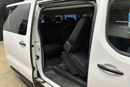 valkoinen Toyota Proace Verso 2022 kuva 23.