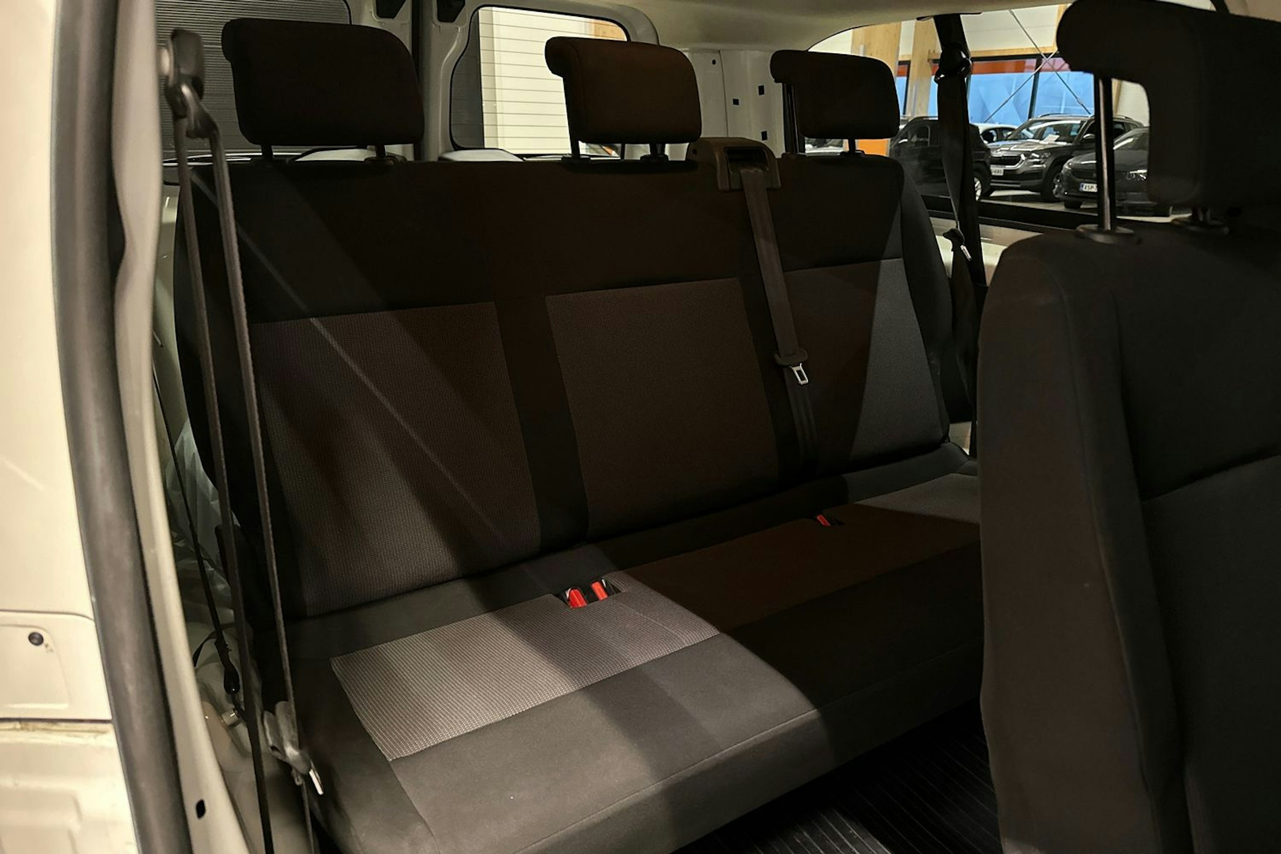 valkoinen Toyota Proace Verso 2022 kuva 25.