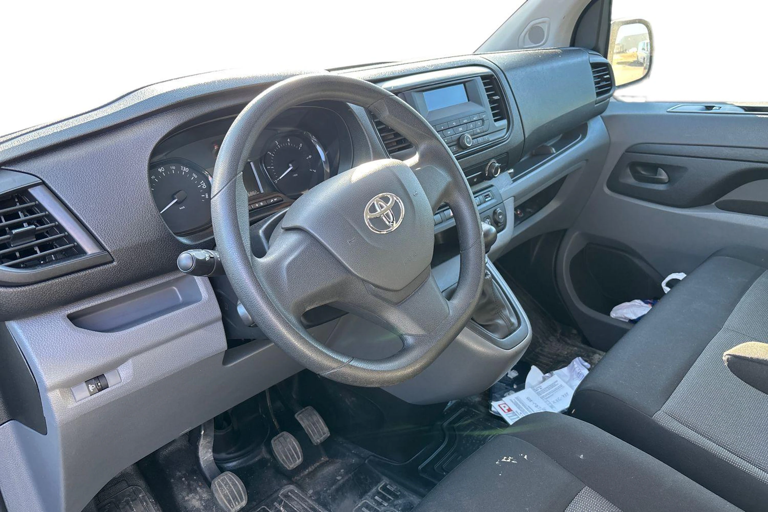 valkoinen Toyota Proace Verso 2022 kuva 3.