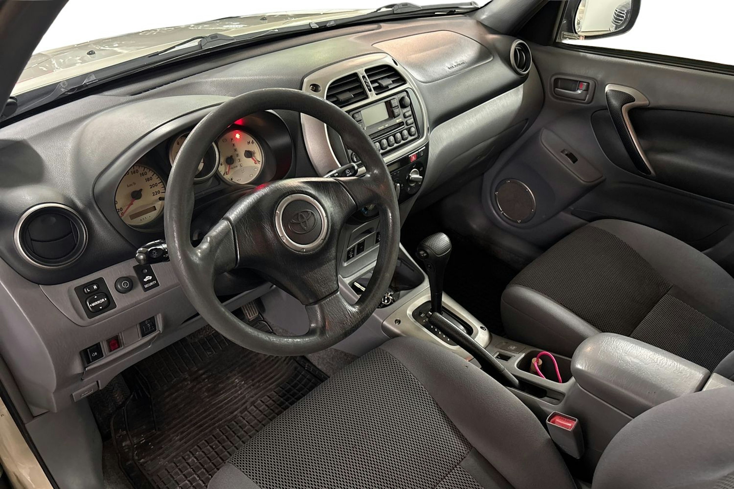 ruskea (beige) Toyota RAV4 2002 kuva 7.
