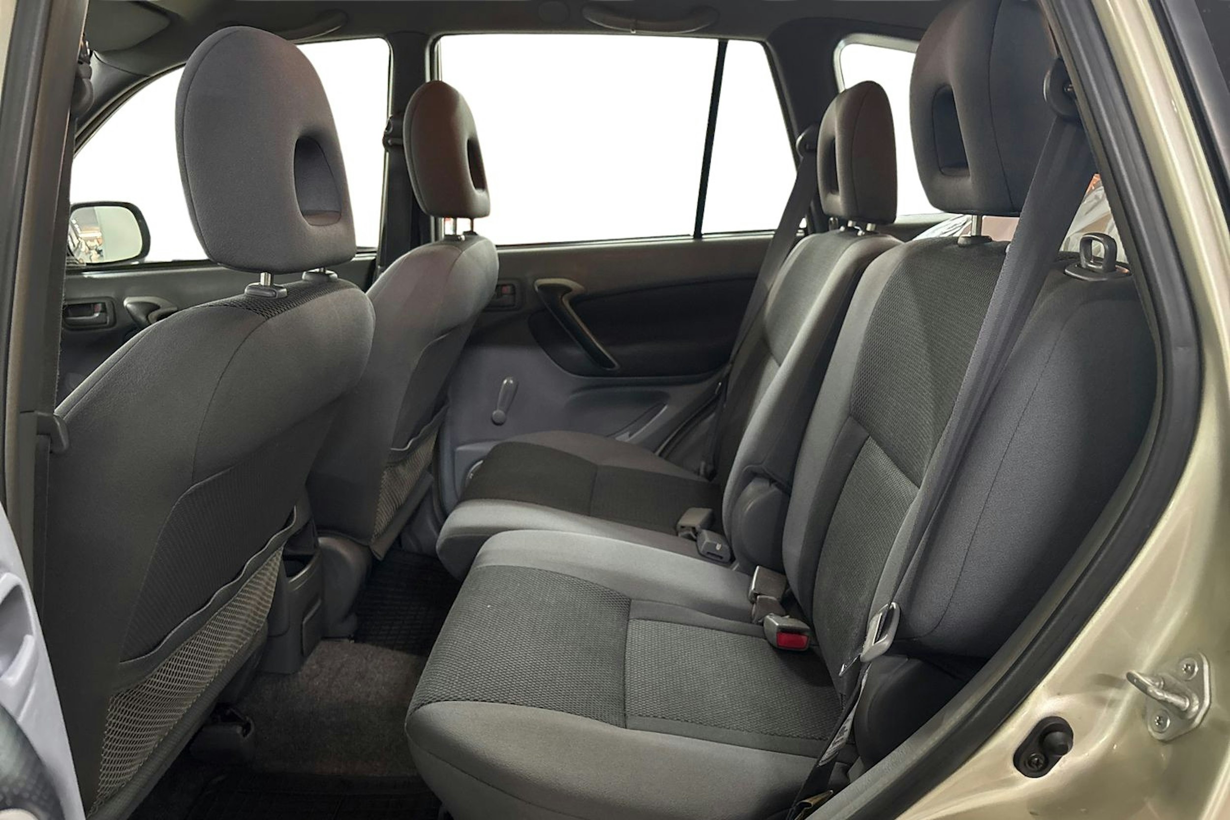ruskea (beige) Toyota RAV4 2002 kuva 10.