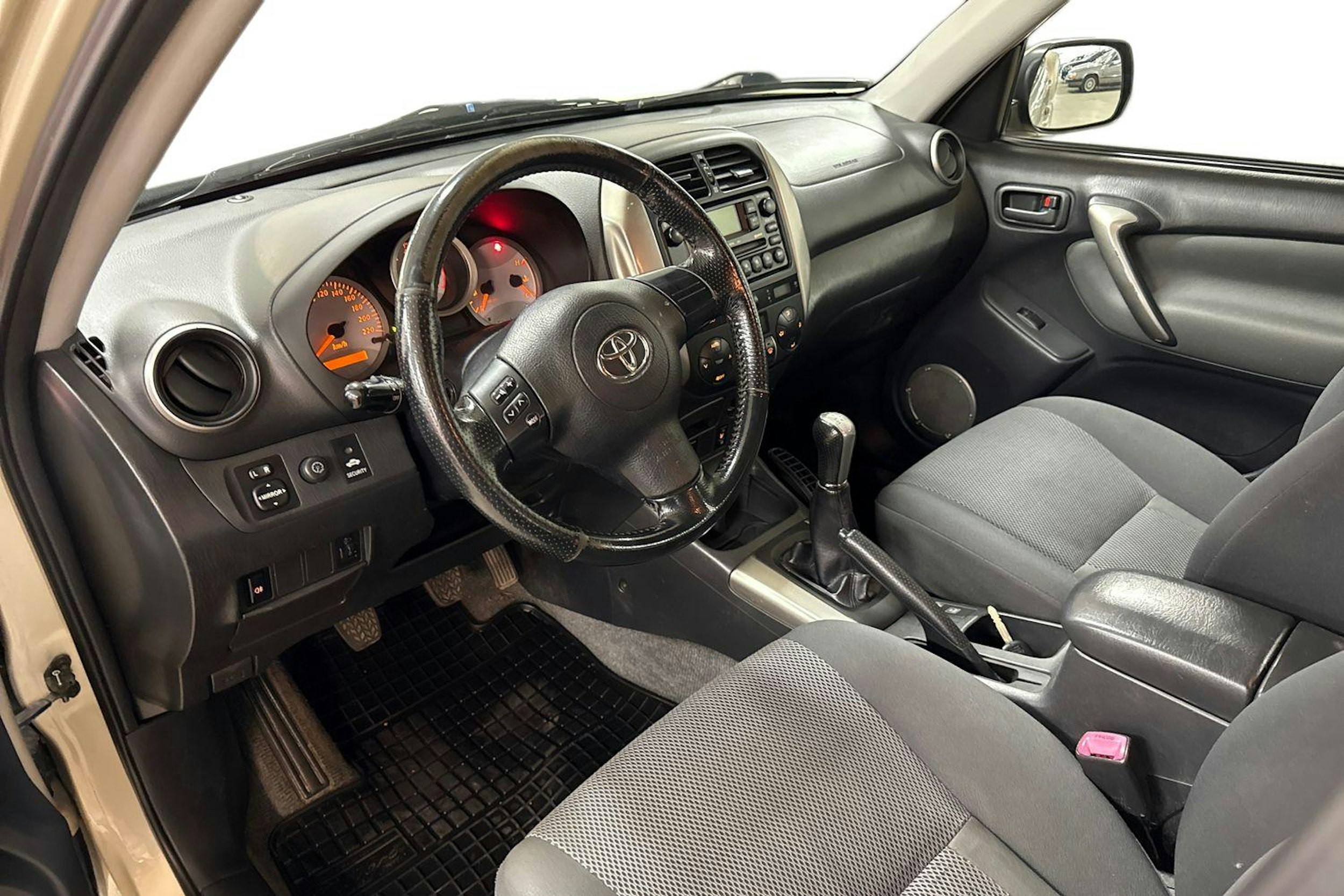 ruskea (beige) Toyota RAV4 2004 kuva 7.
