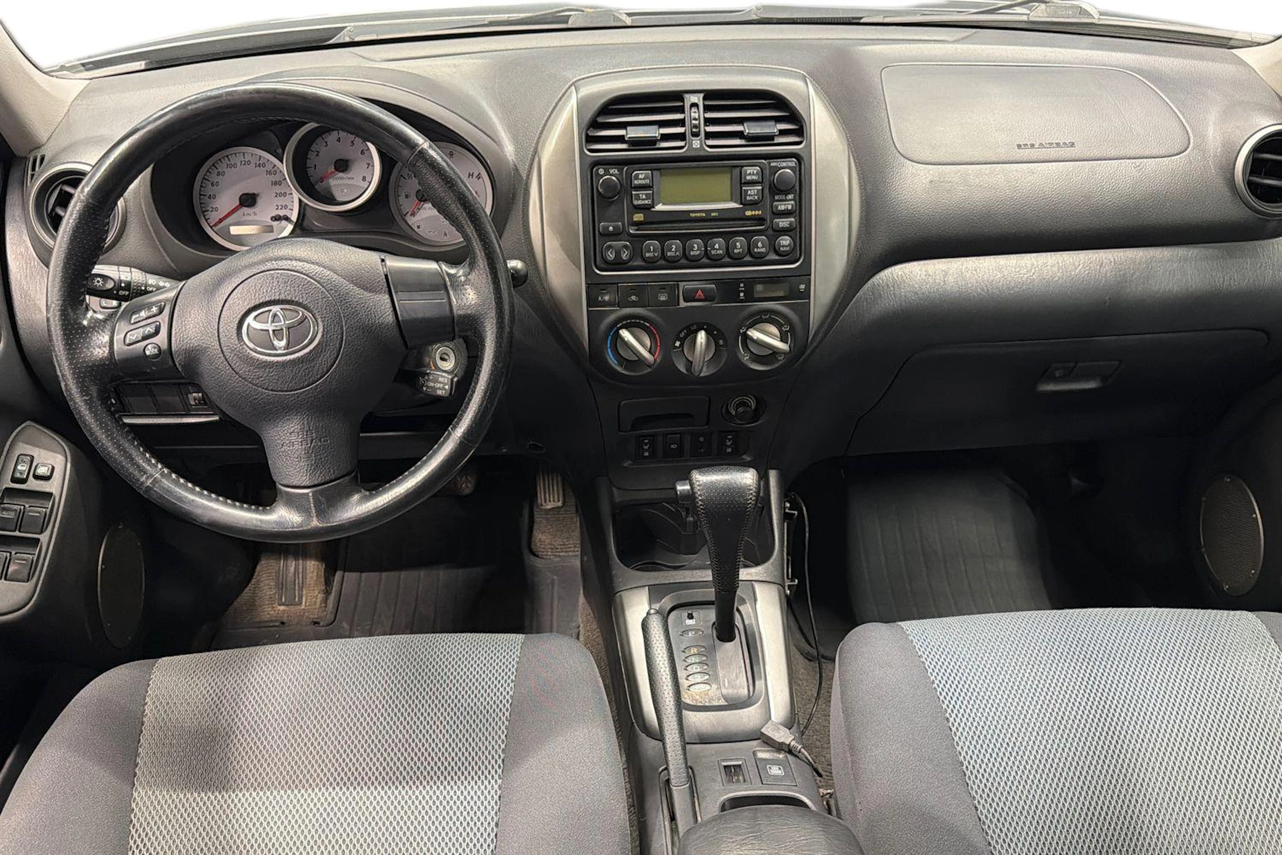 harmaa Toyota RAV4 2005 kuva 9.