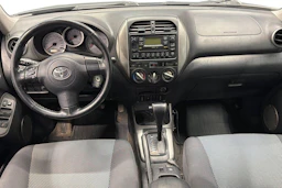 harmaa Toyota RAV4 2005 kuva 9.