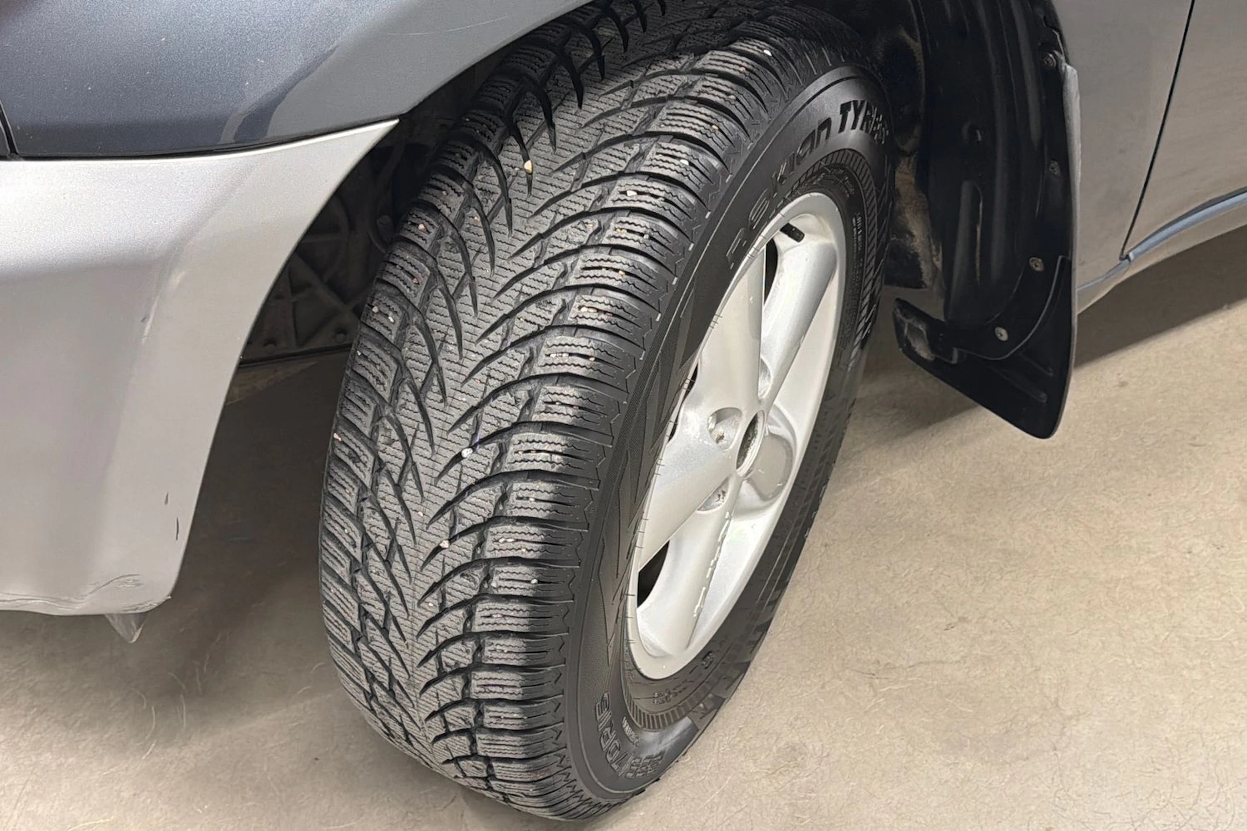 harmaa Toyota RAV4 2005 kuva 13.