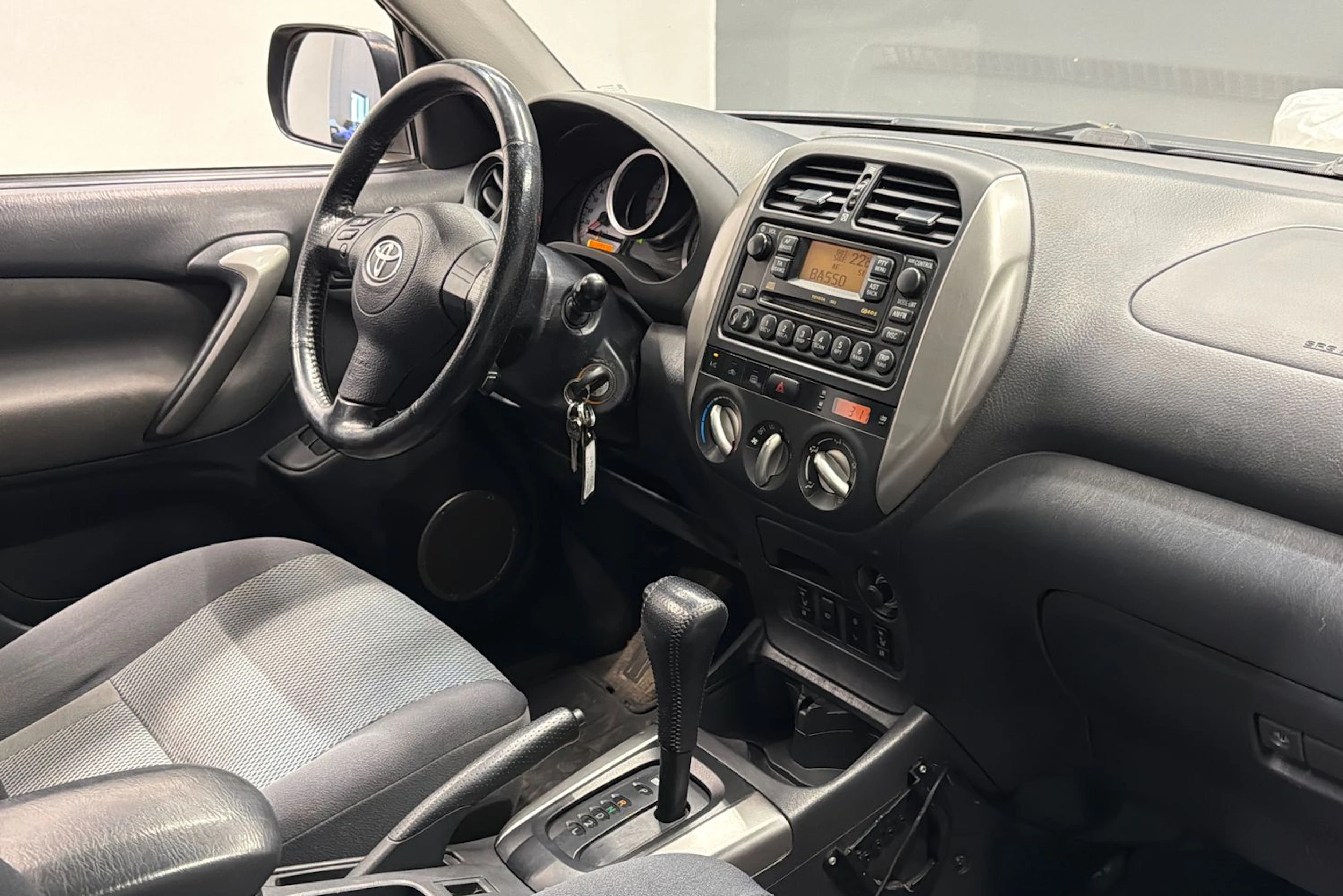 harmaa Toyota RAV4 2005 kuva 15.