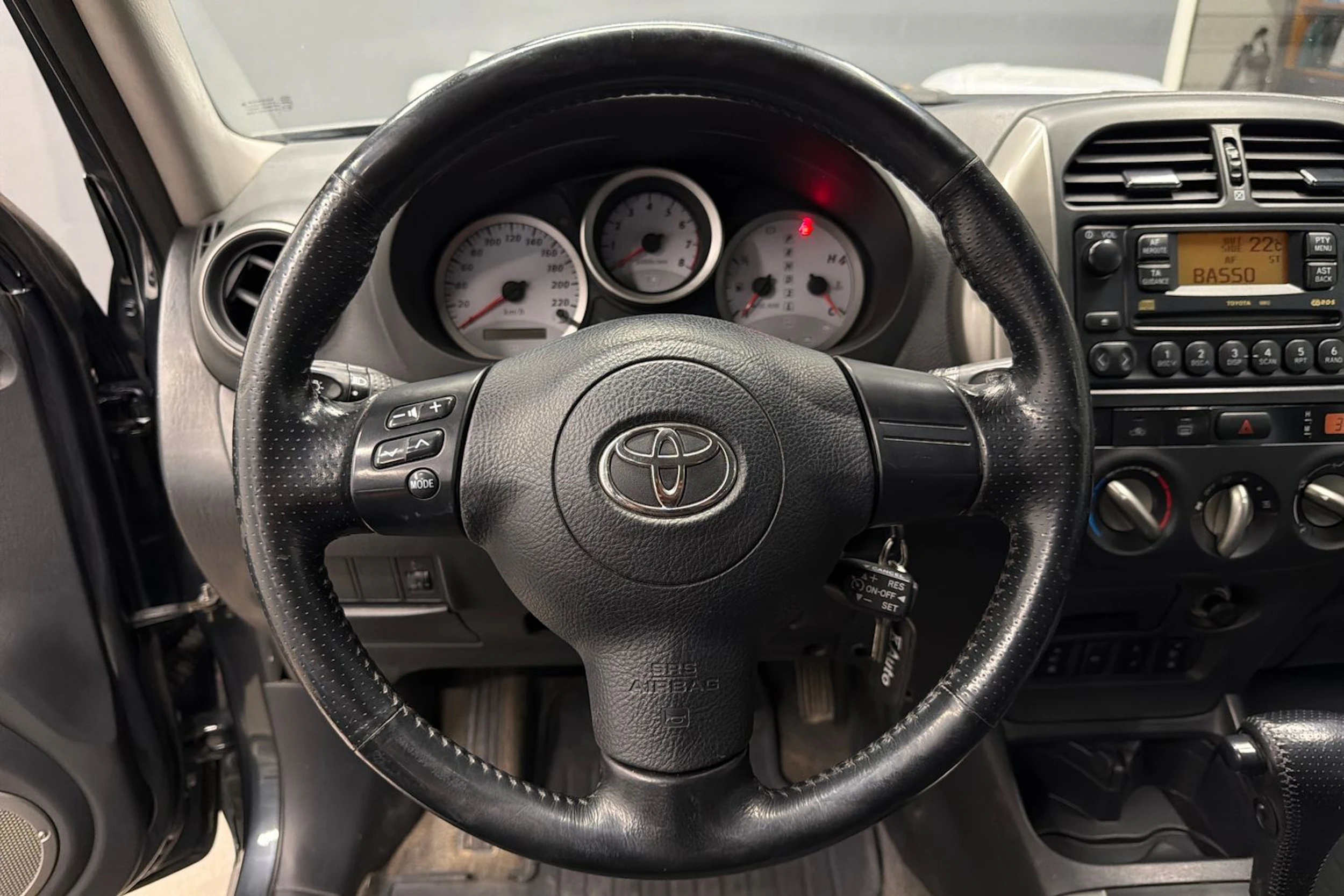 harmaa Toyota RAV4 2005 kuva 16.