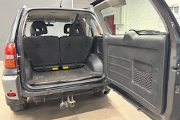 harmaa Toyota RAV4 2005 kuva 23.