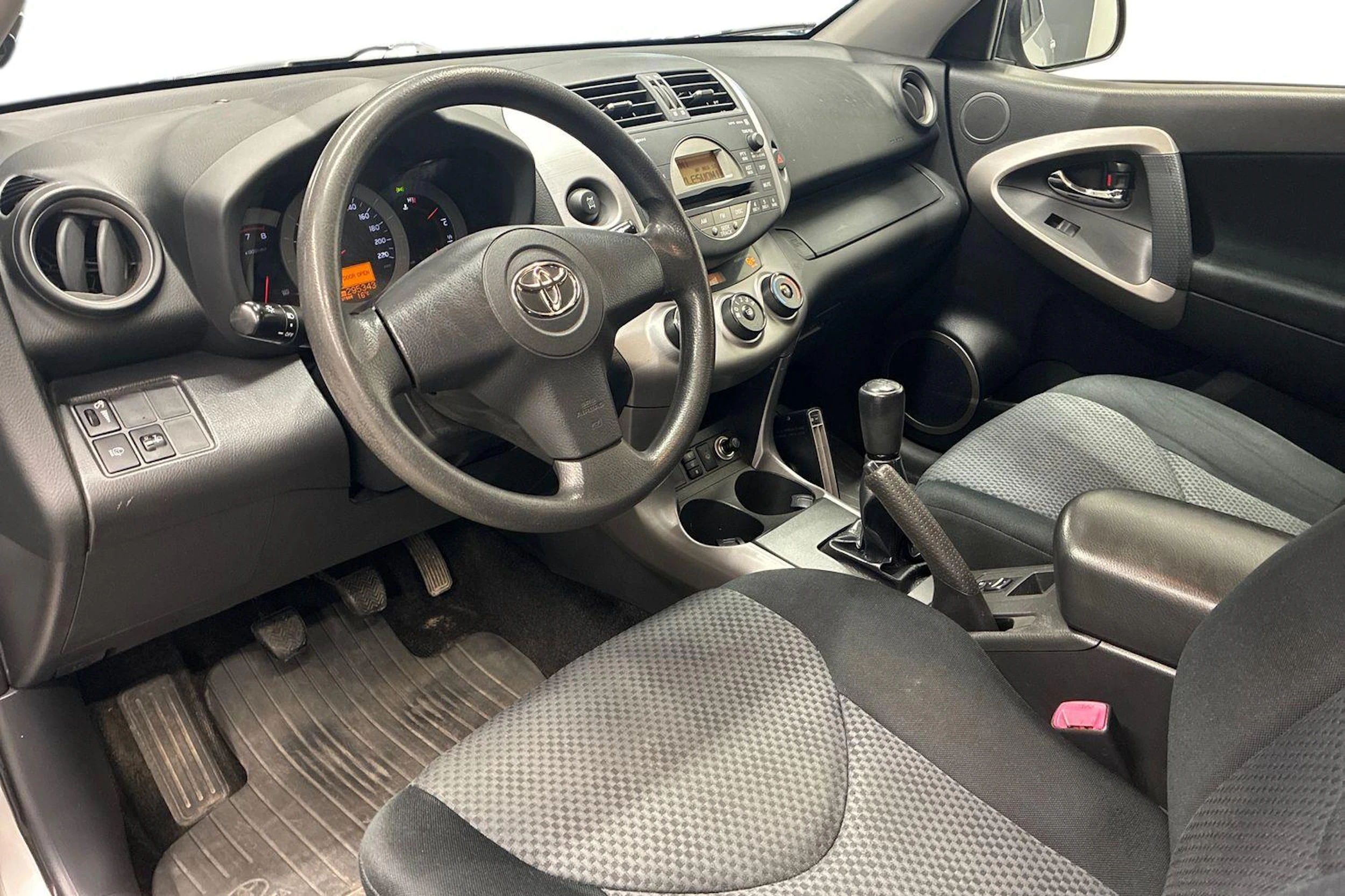 Hopea Toyota RAV4 2006 kuva 8.