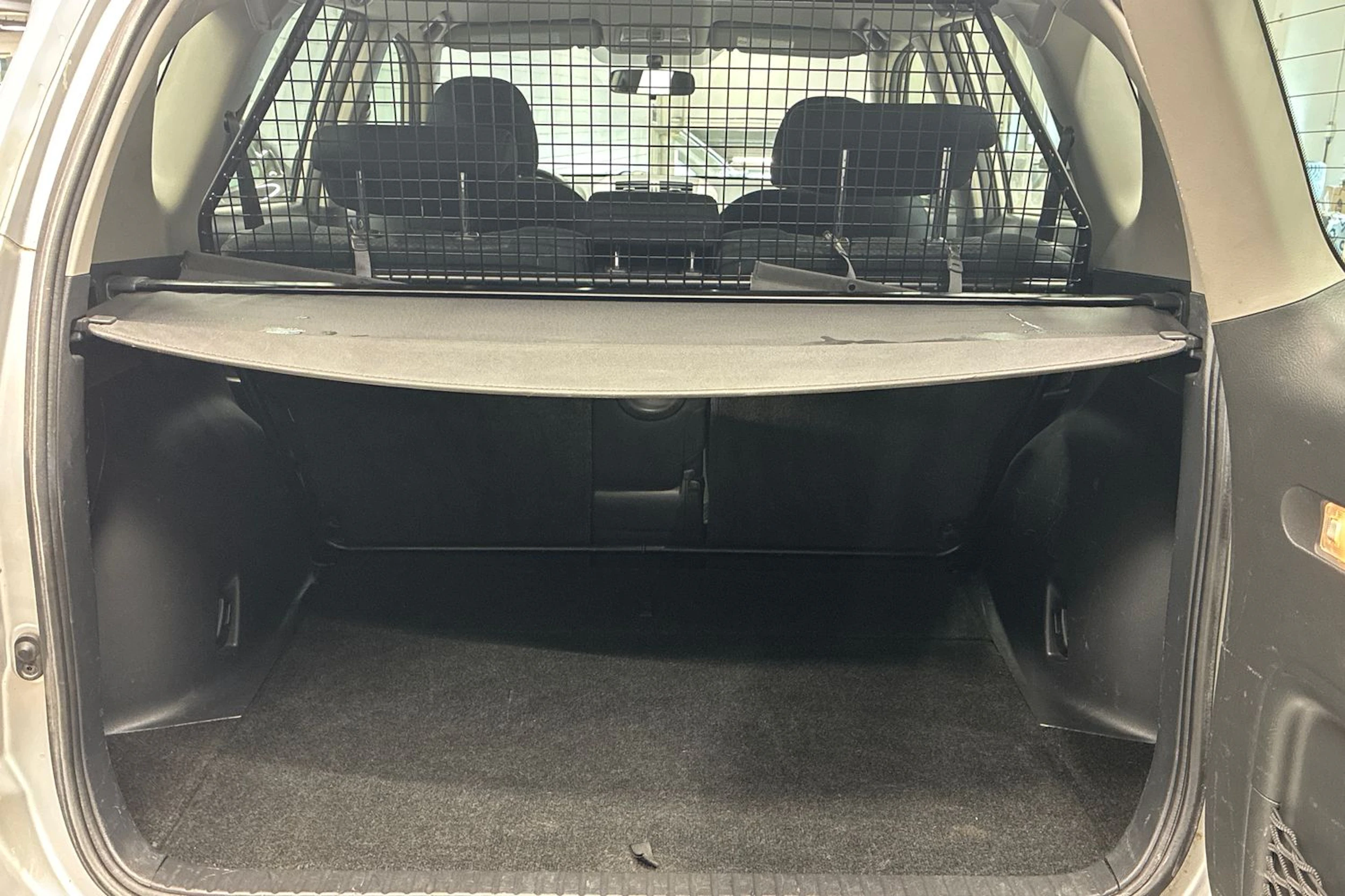 Hopea Toyota RAV4 2006 kuva 24.