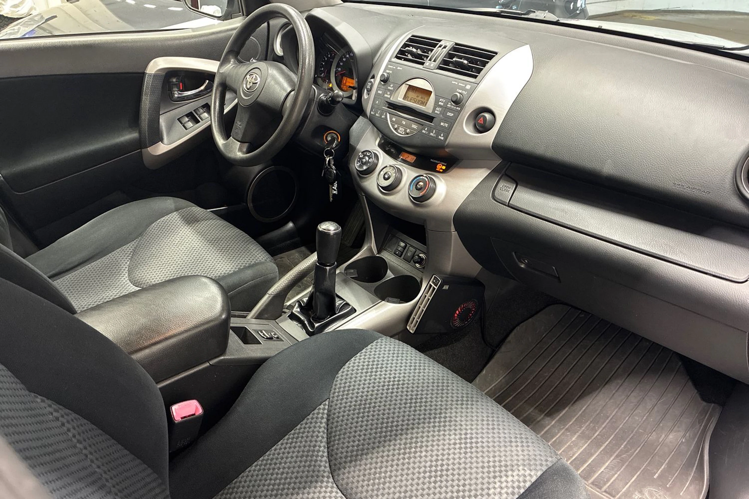 Hopea Toyota RAV4 2006 kuva 27.