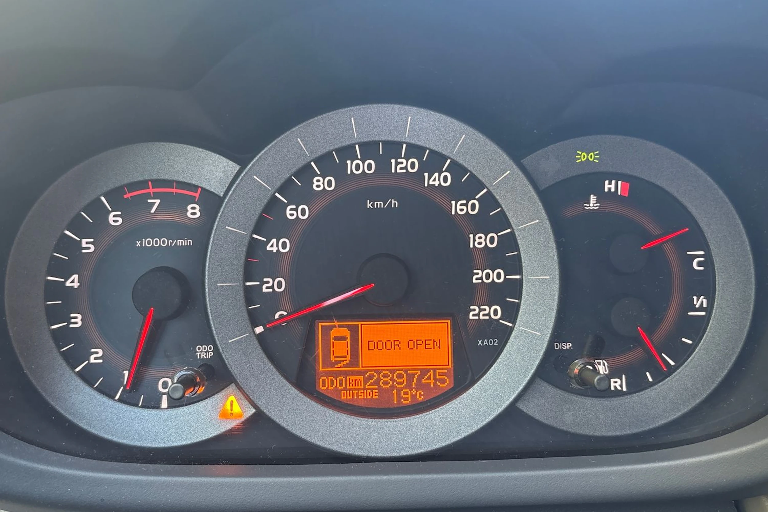 Punainen Toyota RAV4 2006 kuva 13.