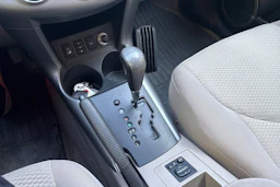 Punainen Toyota RAV4 2006 kuva 15.