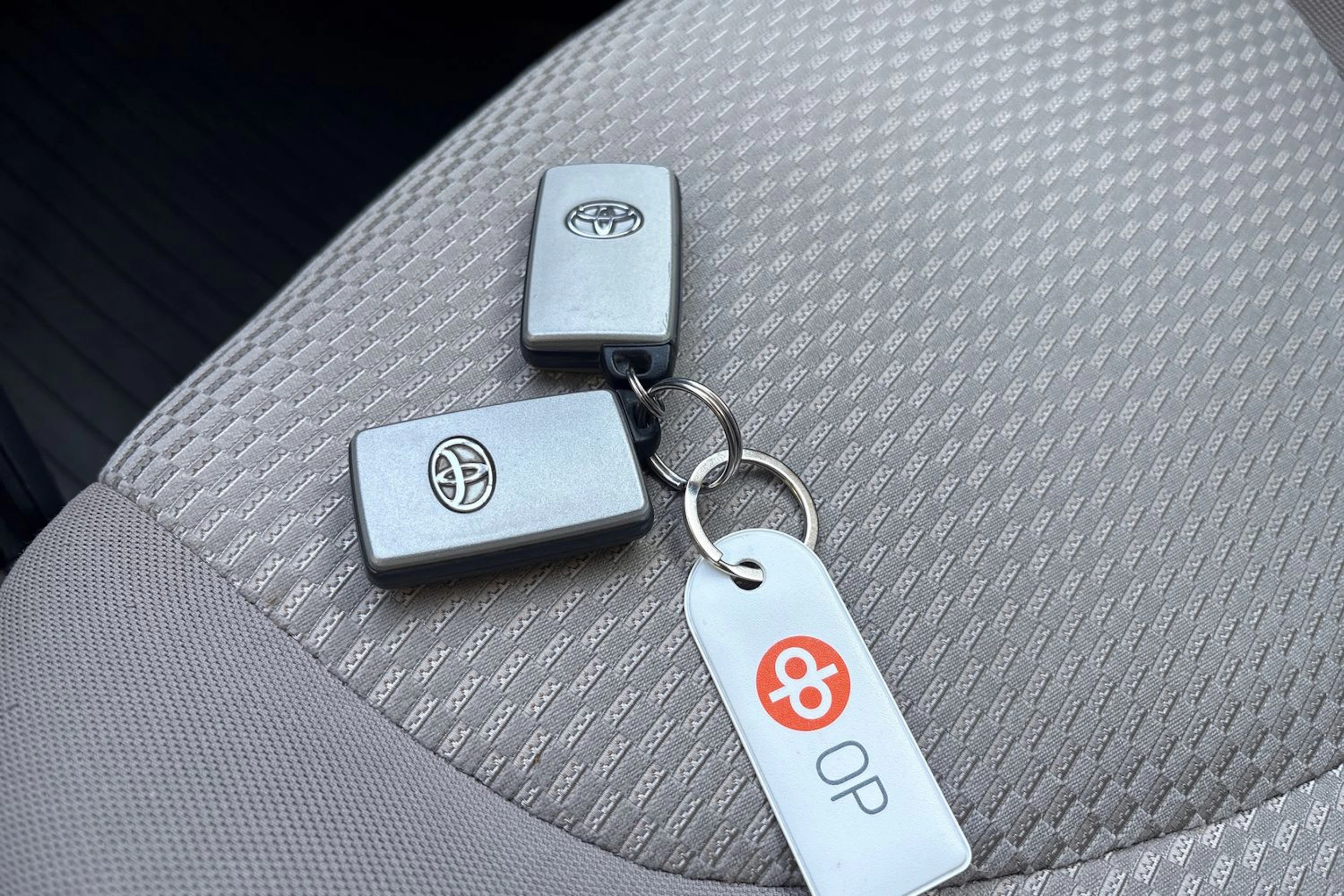 Punainen Toyota RAV4 2006 kuva 17.