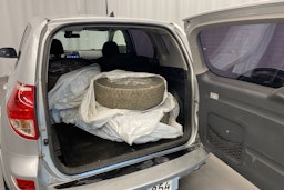 harmaa Toyota RAV4 2006 kuva 11.
