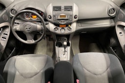musta Toyota RAV4 2006 kuva 7.