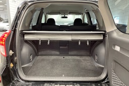 musta Toyota RAV4 2006 kuva 12.