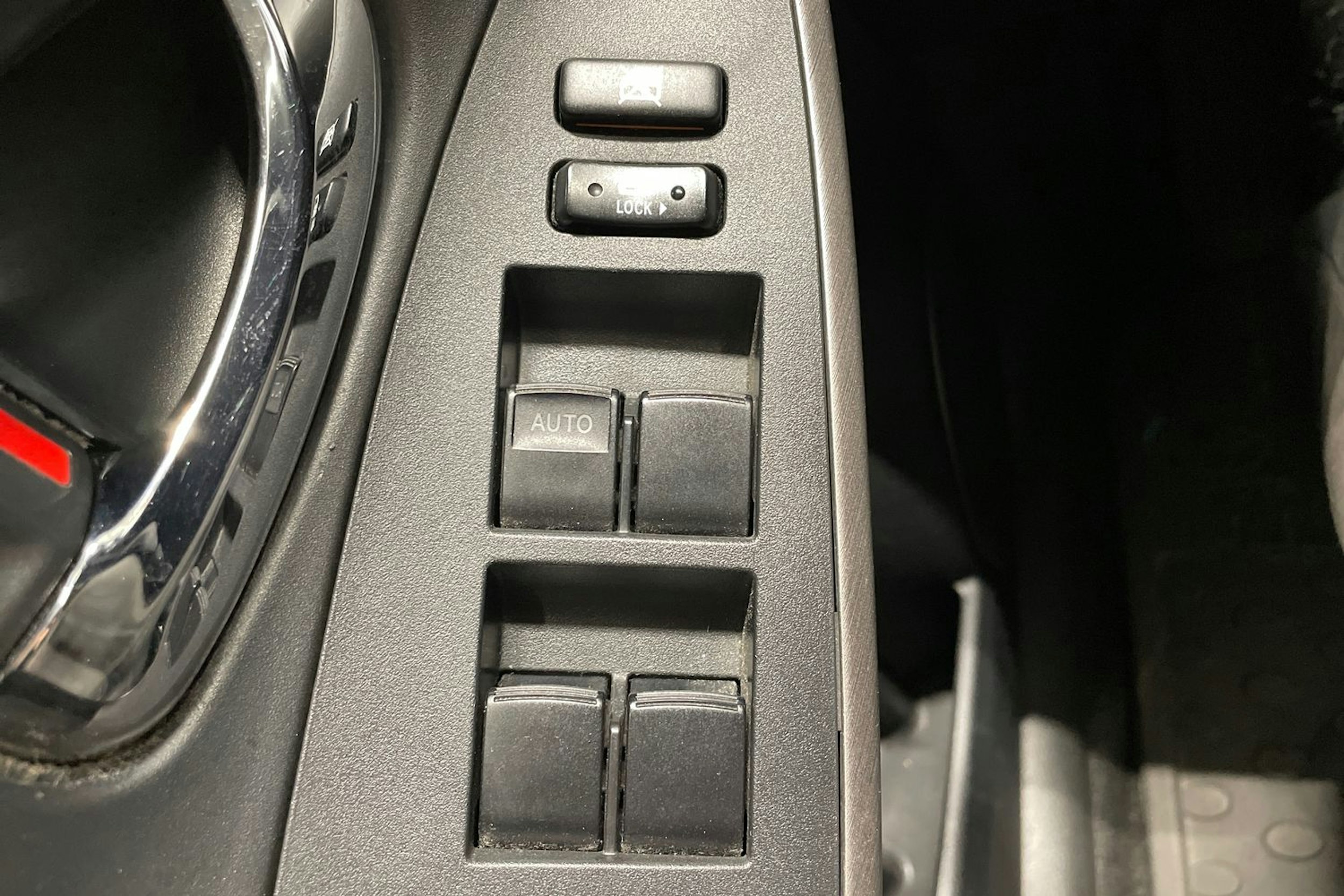 musta Toyota RAV4 2006 kuva 17.