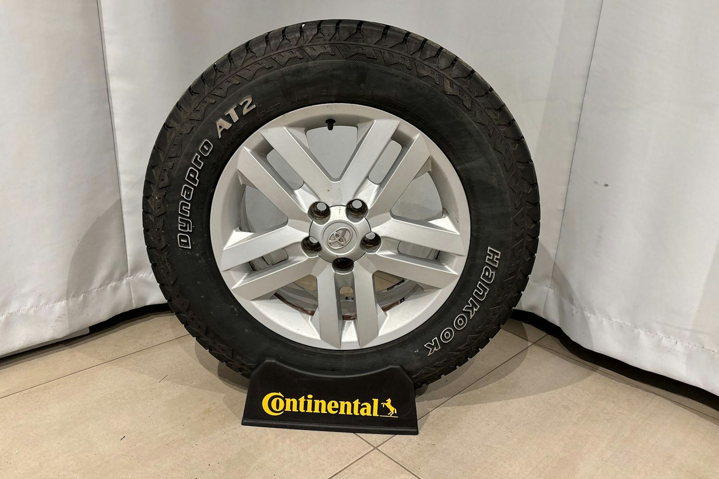 musta Toyota RAV4 2007 kuva 14.