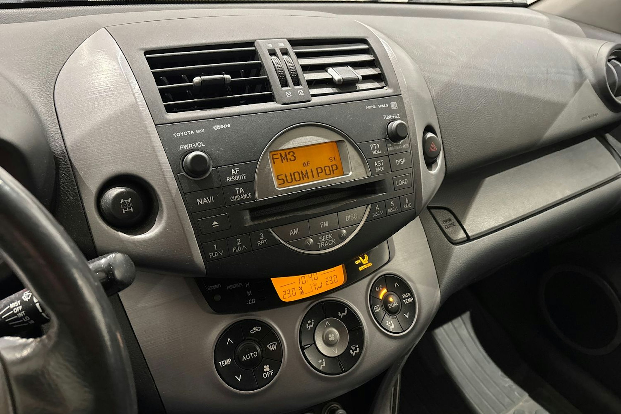 musta Toyota RAV4 2007 kuva 18.