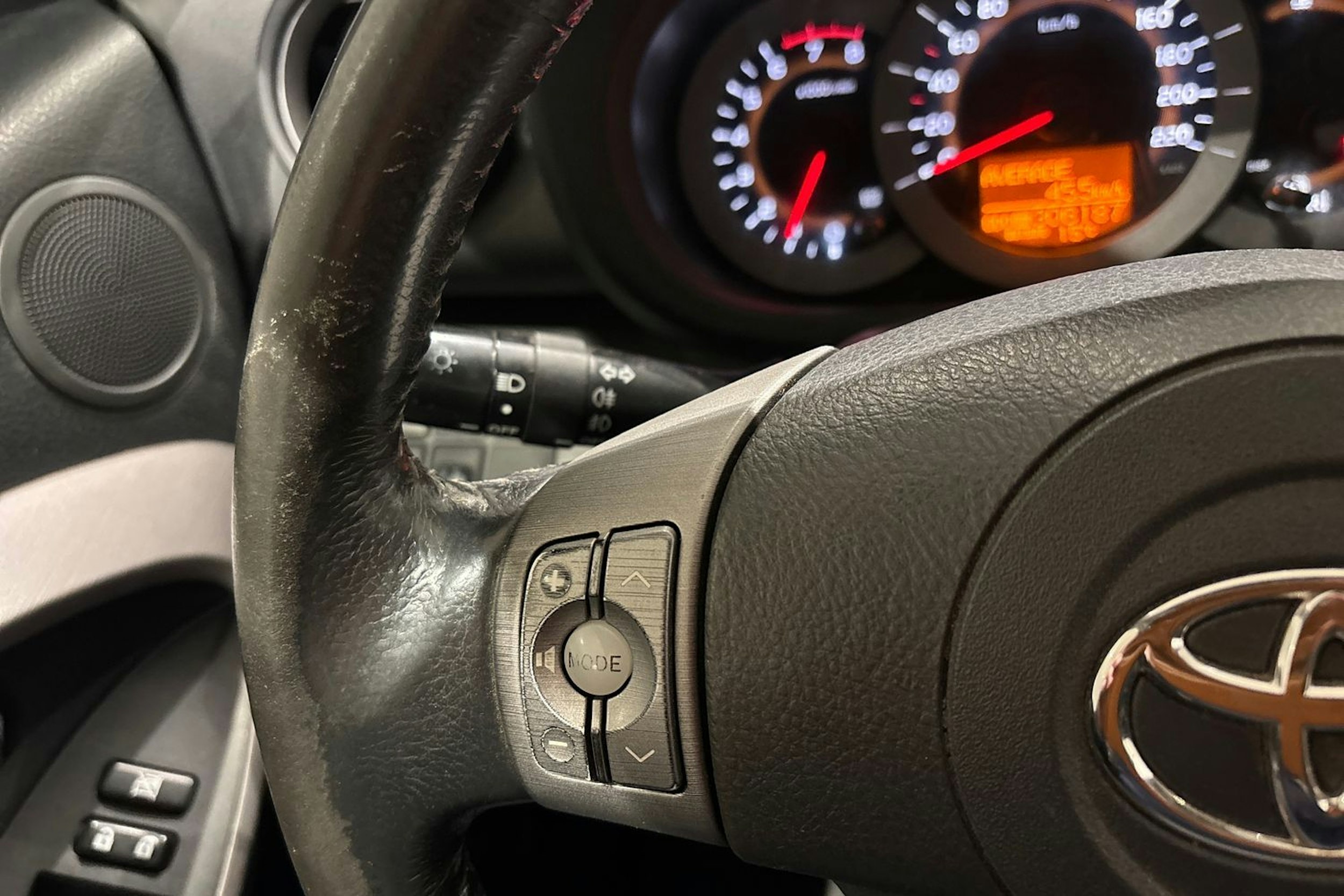 musta Toyota RAV4 2007 kuva 20.