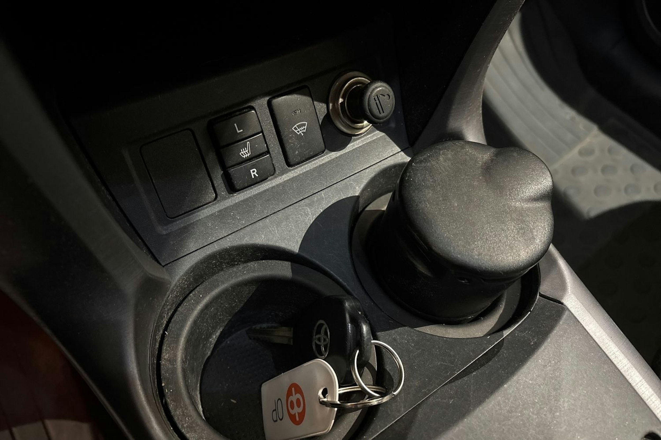 musta Toyota RAV4 2007 kuva 24.