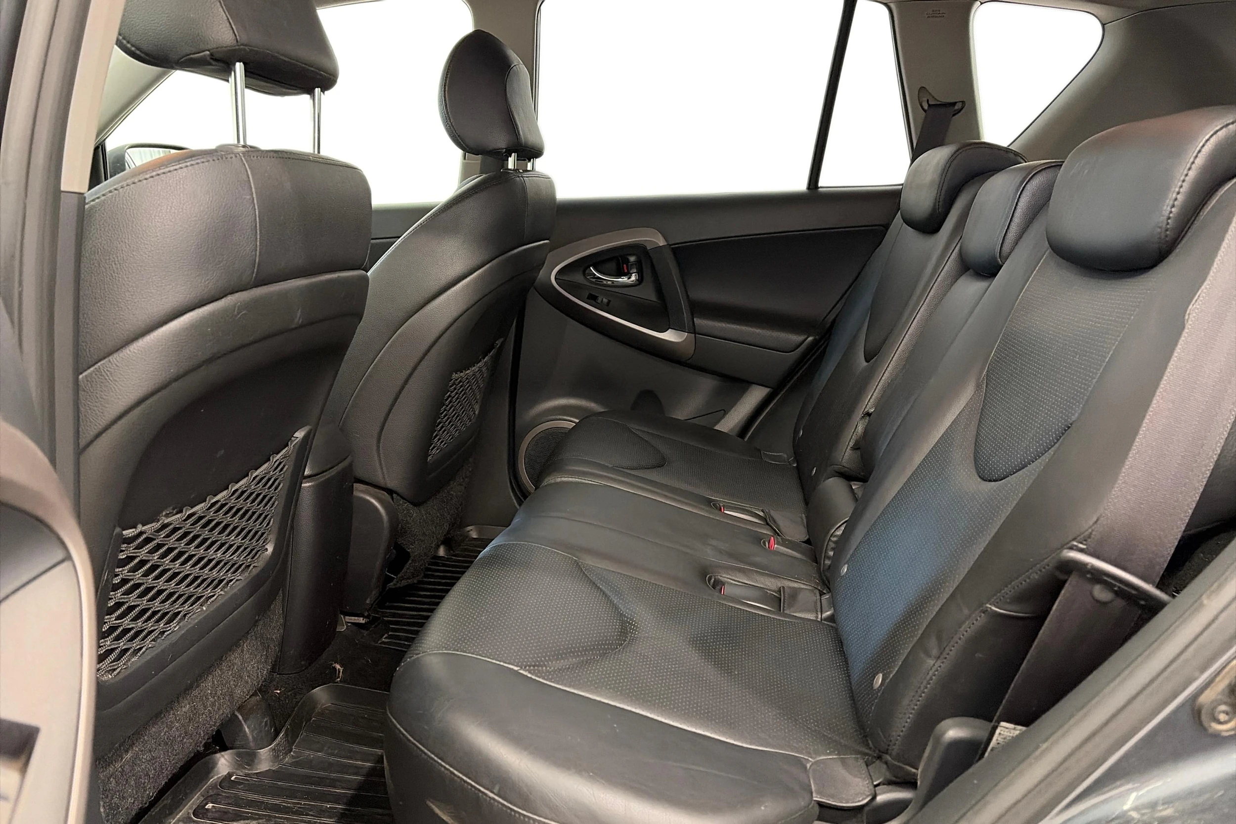 harmaa Toyota RAV4 2007 kuva 11.