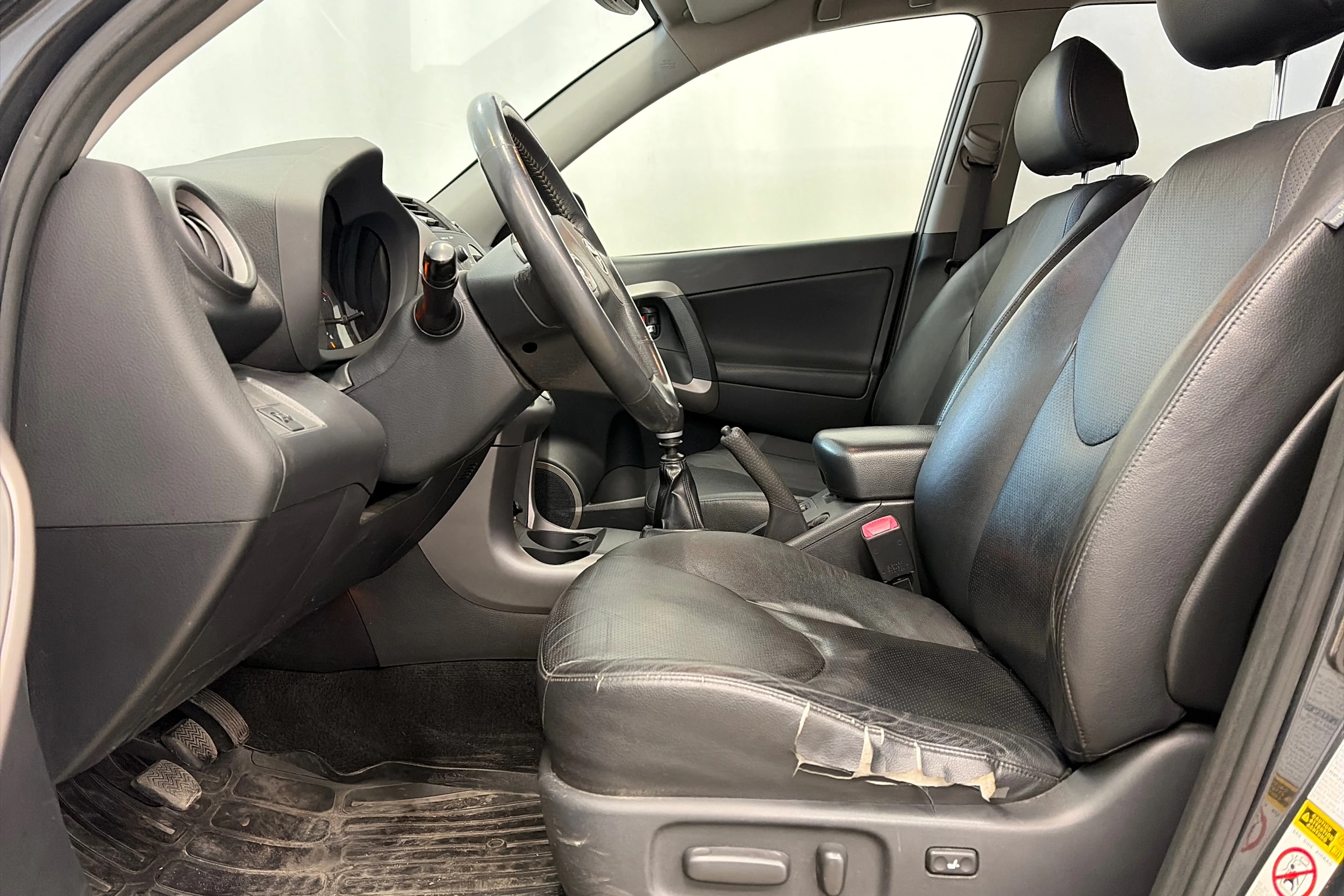 harmaa Toyota RAV4 2007 kuva 16.