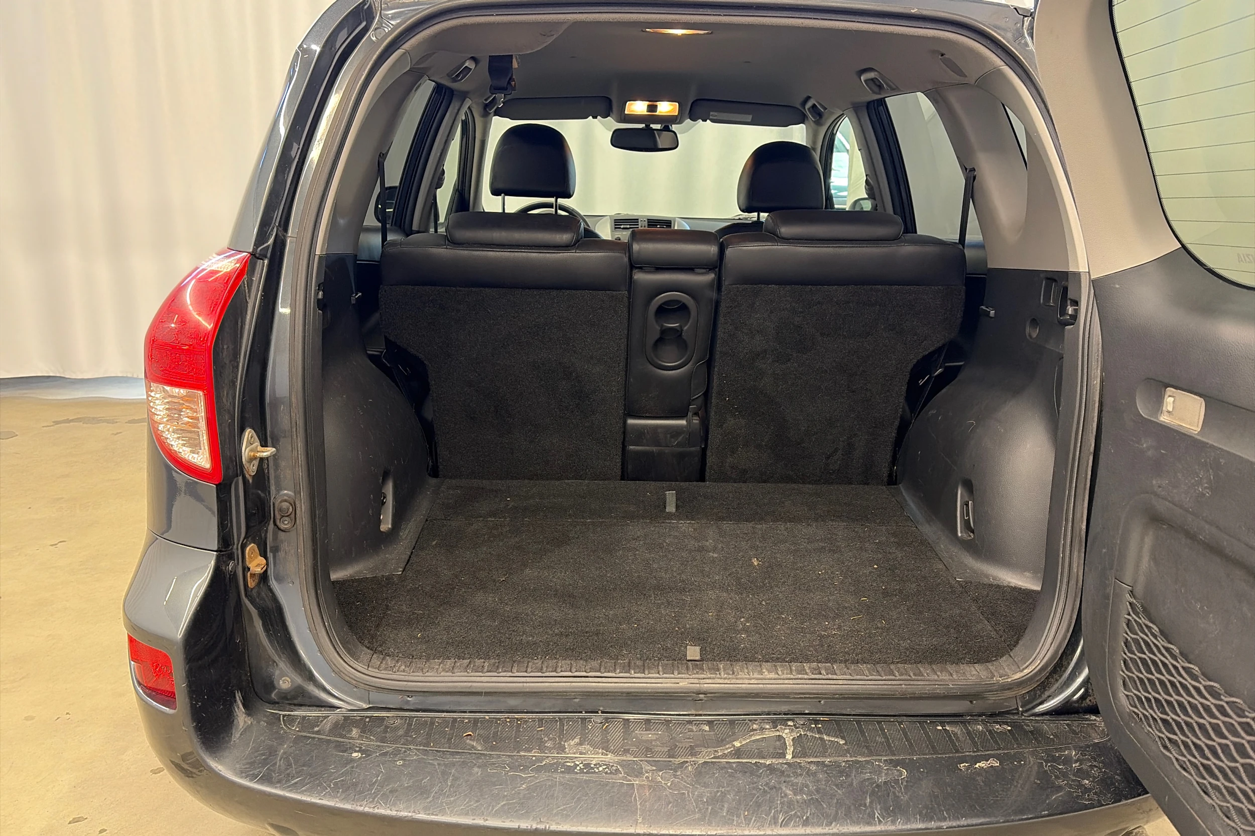 harmaa Toyota RAV4 2007 kuva 25.