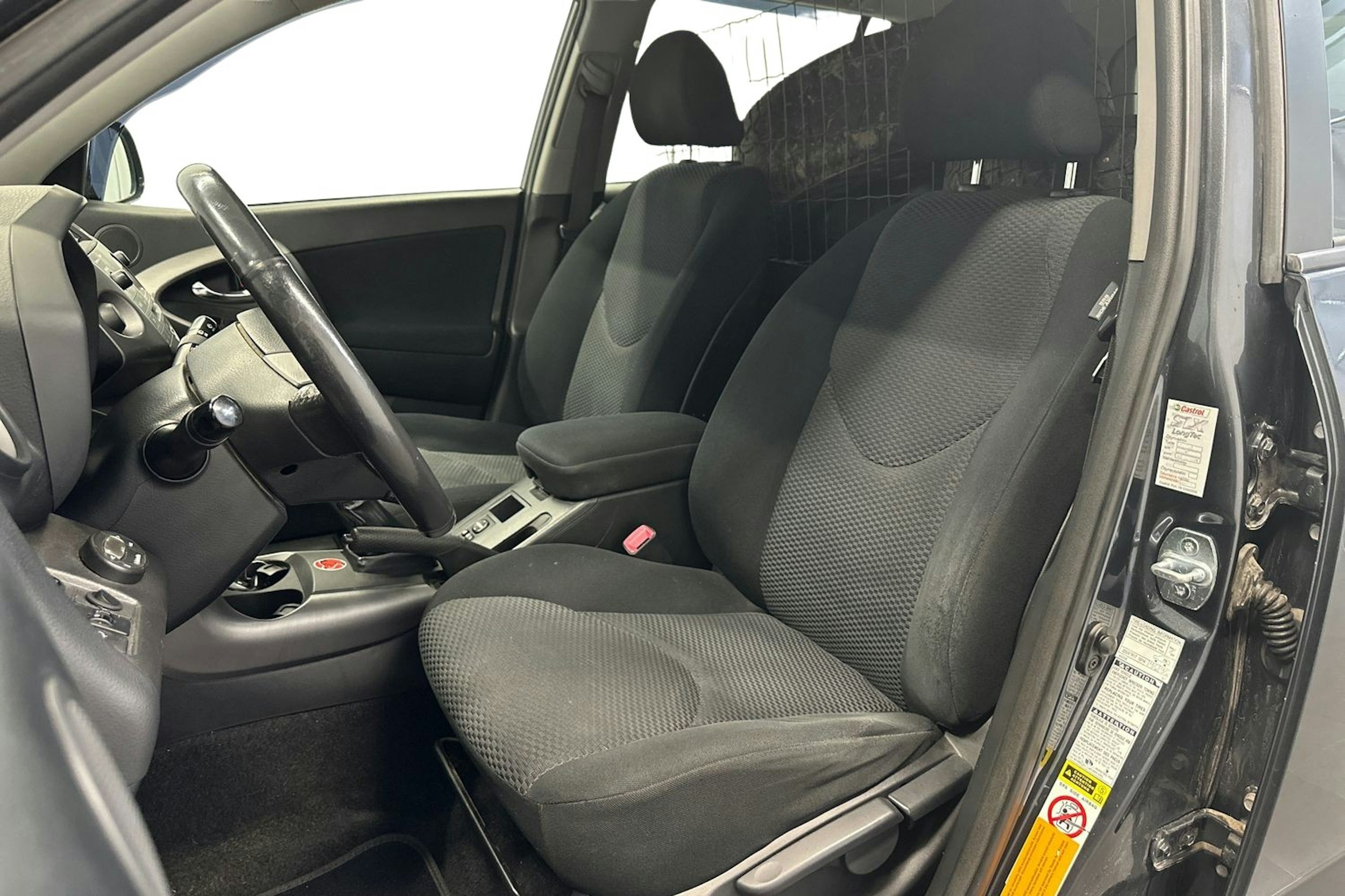 harmaa Toyota RAV4 2007 kuva 8.