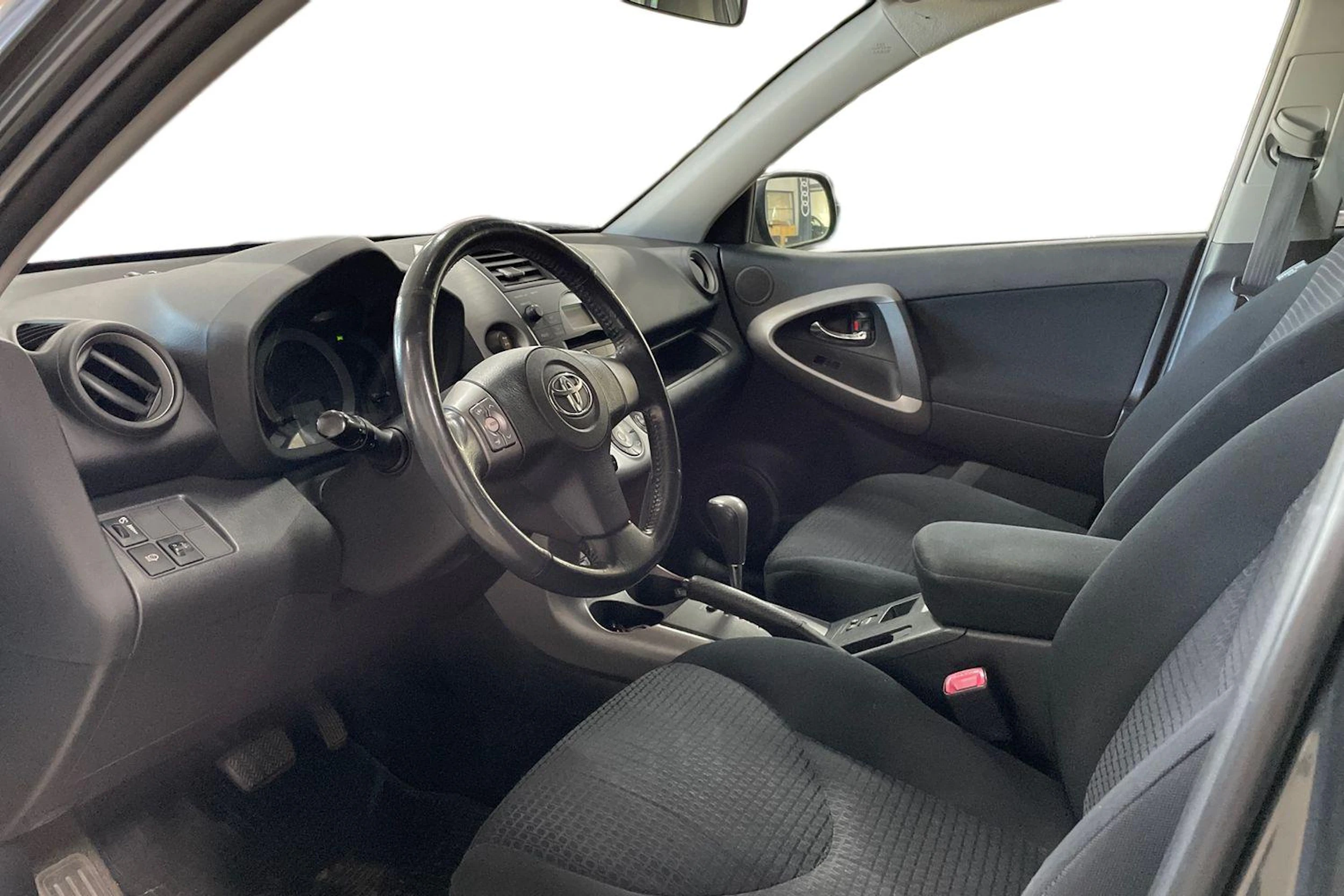 Harmaa Toyota RAV4 2008 kuva 6.