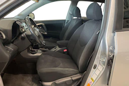 met. hopea Toyota RAV4 2008 kuva 6.