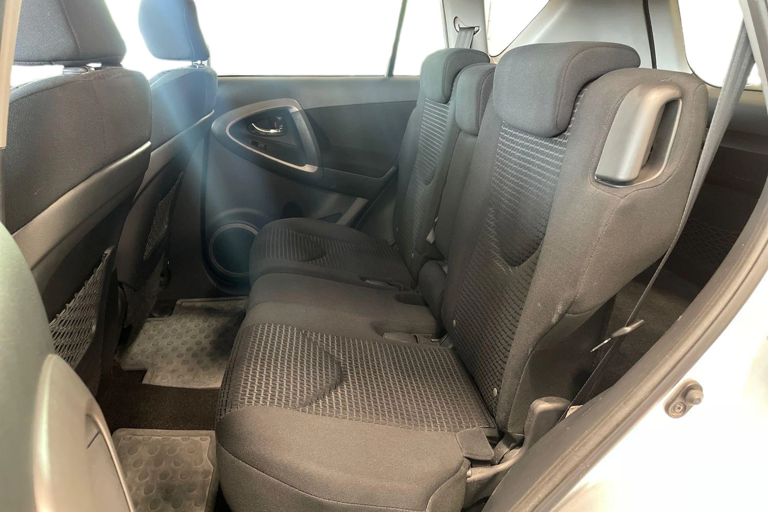 met. hopea Toyota RAV4 2008 kuva 8.
