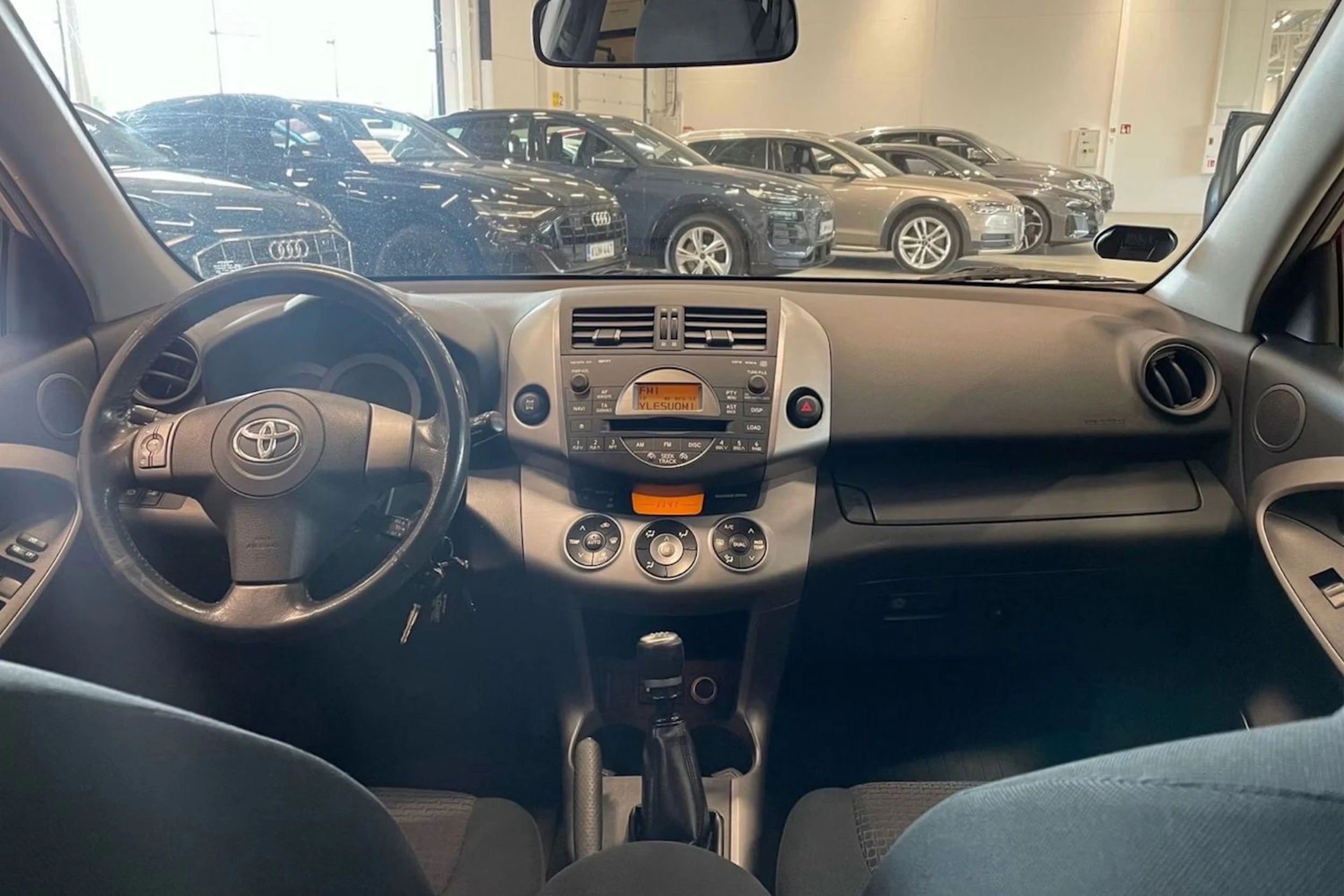met. hopea Toyota RAV4 2008 kuva 11.