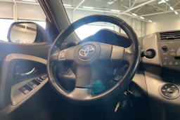 met. hopea Toyota RAV4 2008 kuva 12.