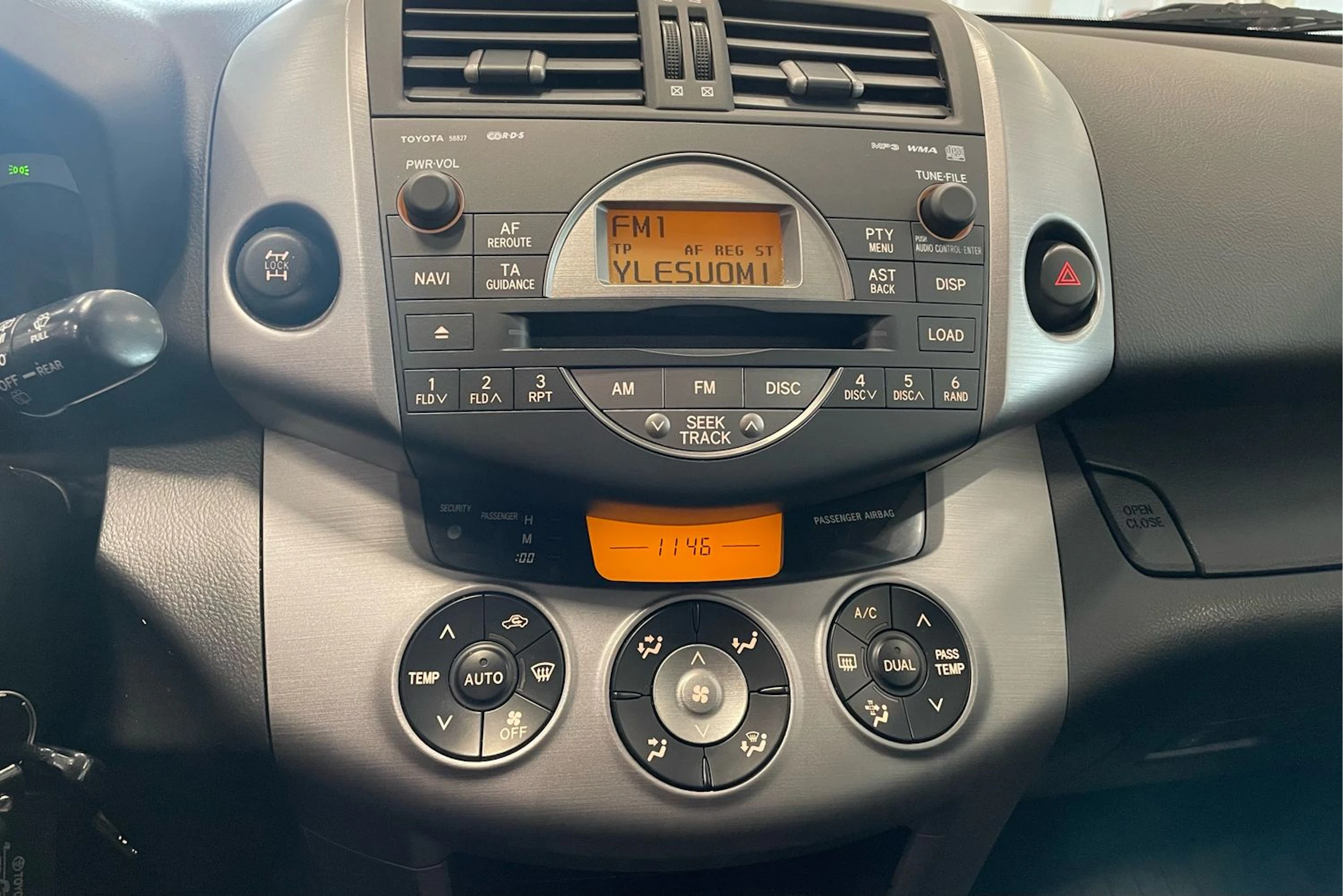 met. hopea Toyota RAV4 2008 kuva 17.