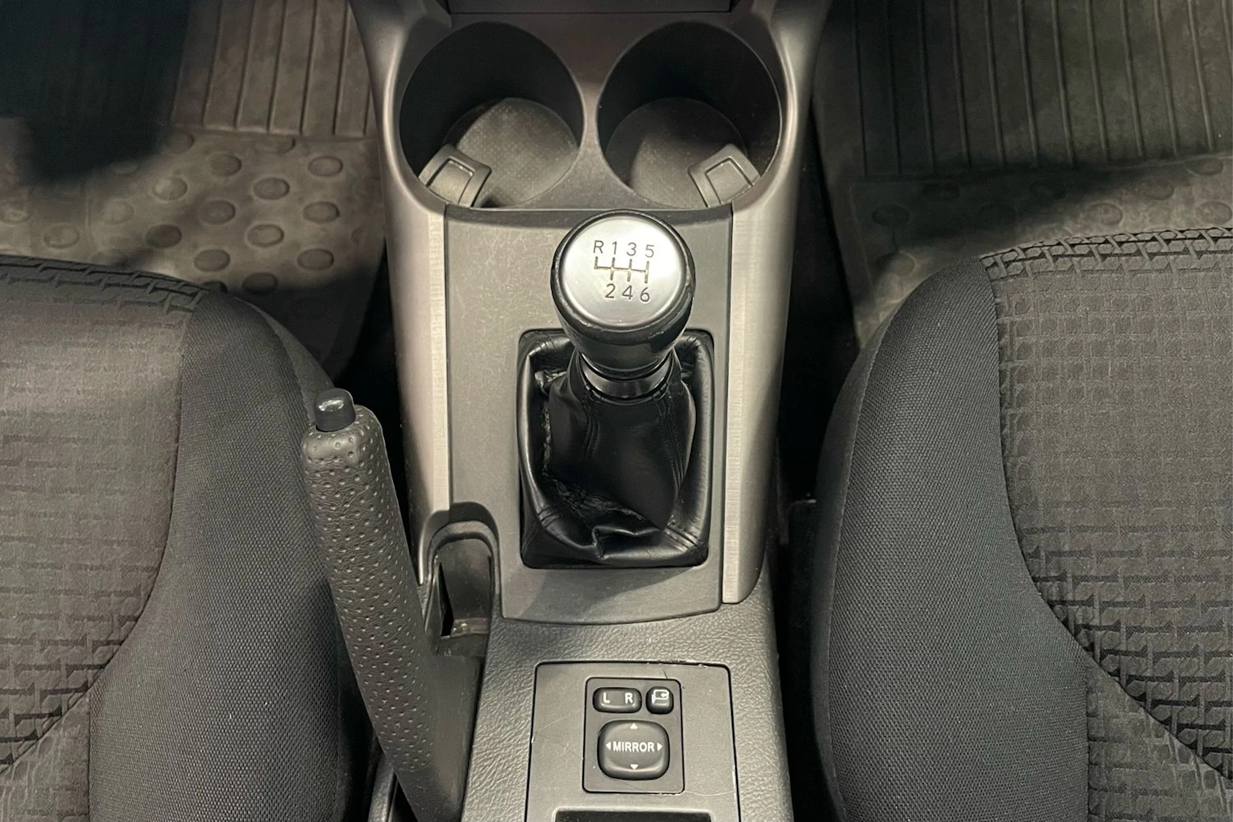 met. hopea Toyota RAV4 2008 kuva 19.
