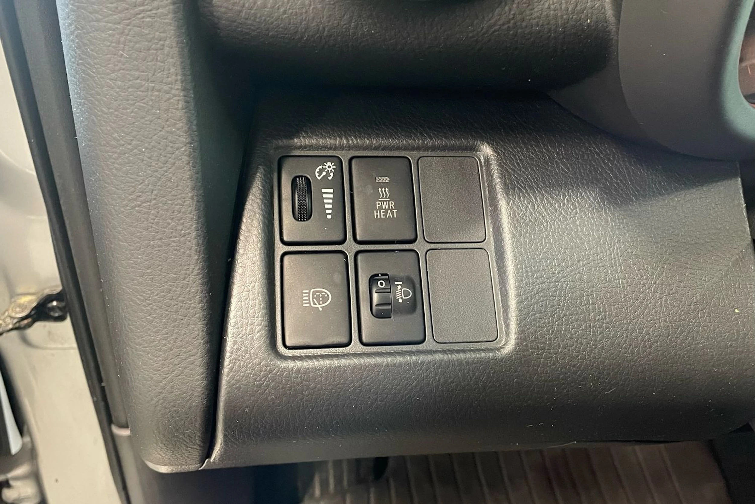 met. hopea Toyota RAV4 2008 kuva 21.