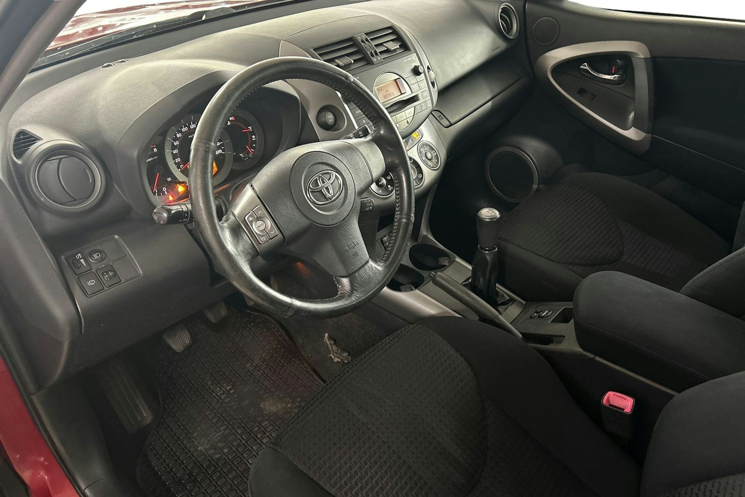 punainen Toyota RAV4 2008 kuva 7.