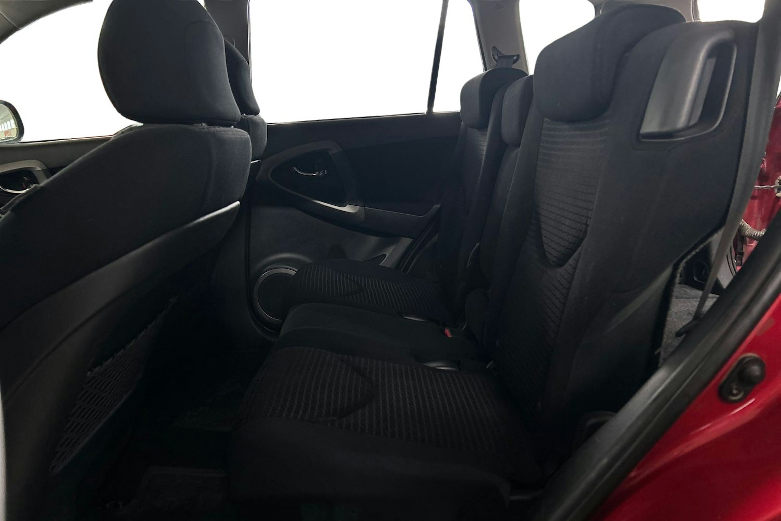 punainen Toyota RAV4 2008 kuva 10.
