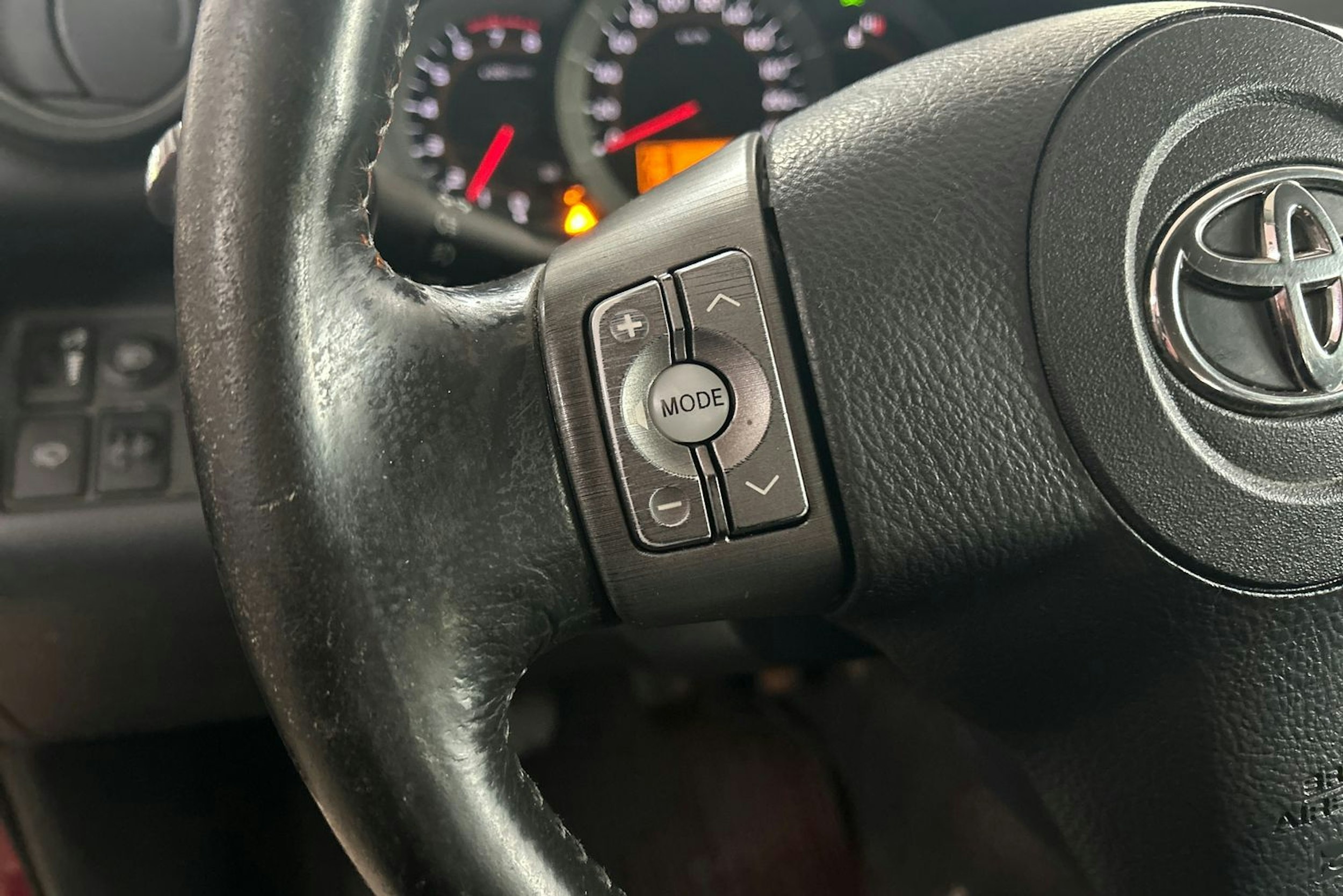 punainen Toyota RAV4 2008 kuva 16.