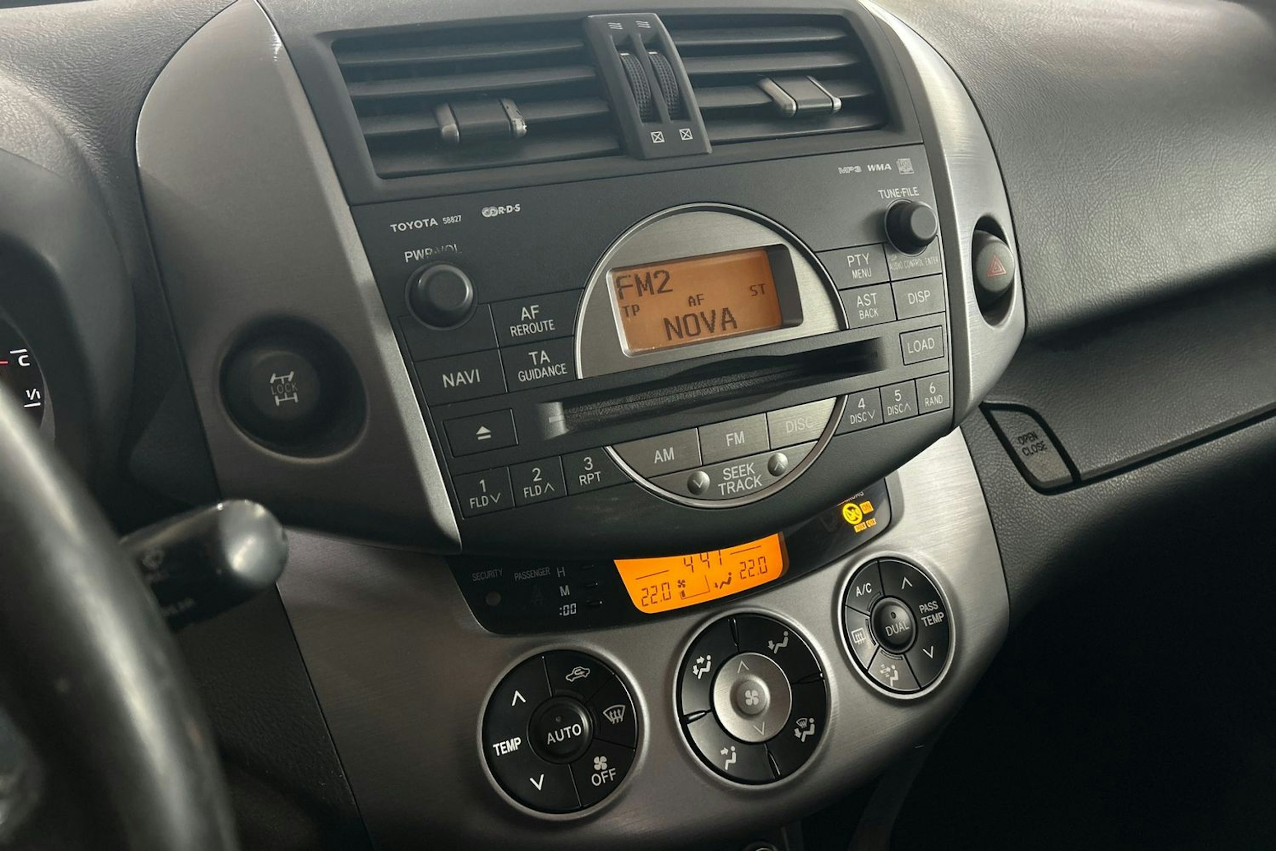 punainen Toyota RAV4 2008 kuva 18.