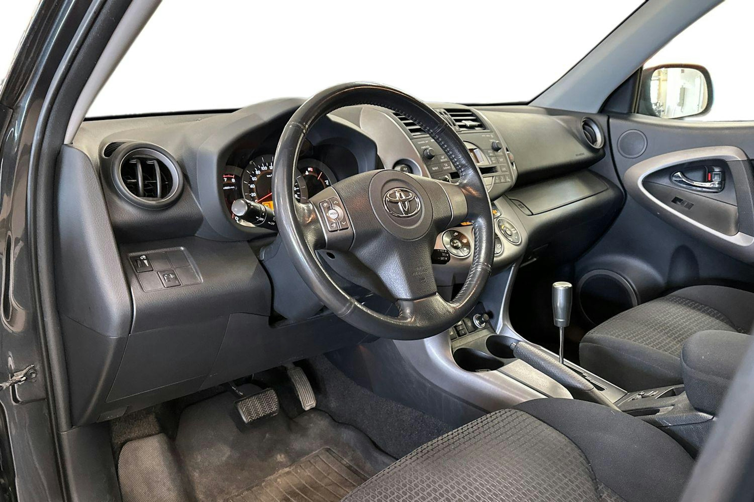 harmaa Toyota RAV4 2008 kuva 3.